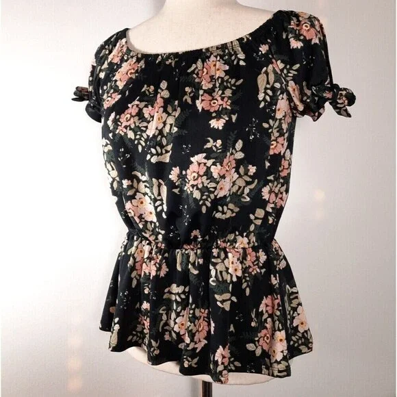 First Love On or Off Shoulder Floral Knit Peasant Top Size Medium / Large Ruffle - Picture 2 of 13